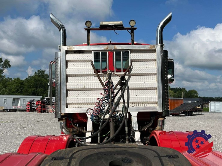 2007-sterling-l9500-image-40
