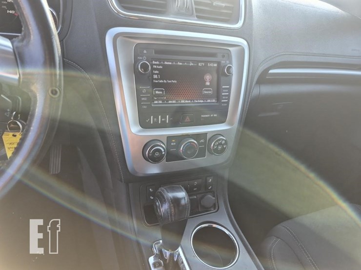 2015-gmc-acadia-image-13