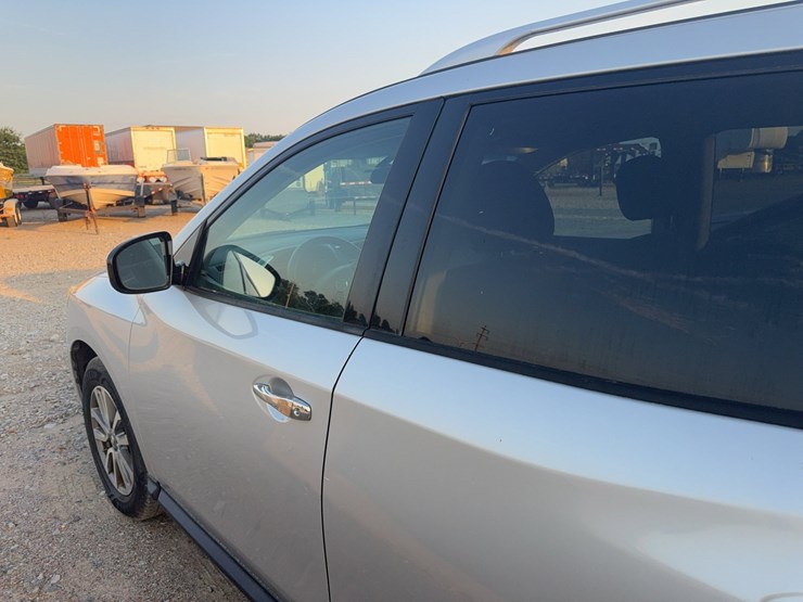 2016-nissan-pathfinder-image-14
