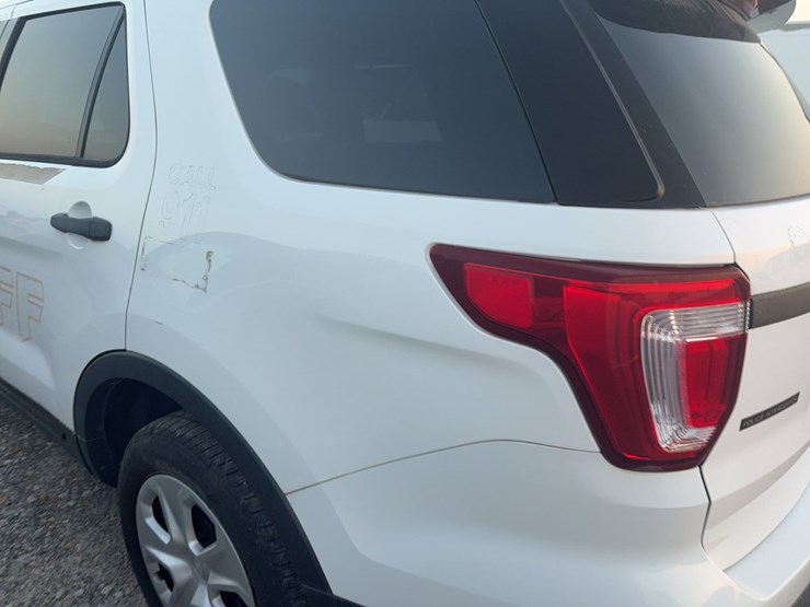 2017-ford-explorer-image-9