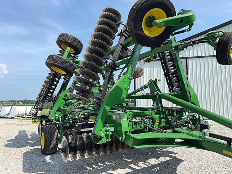 2021-john-deere-2660vt-image-8