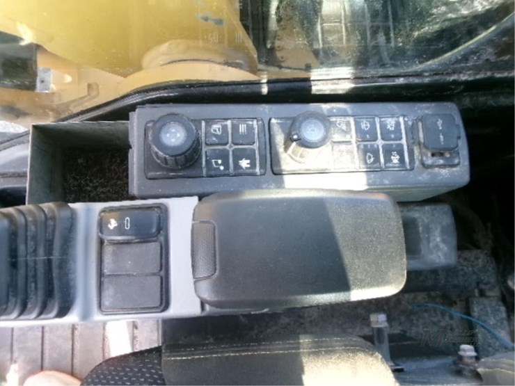 2019-caterpillar-307.5-image-22