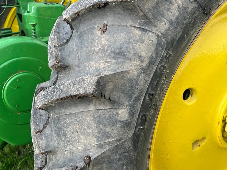 1952-john-deere-b-image-18