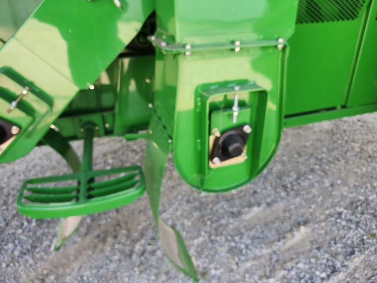 2010-john-deere-9670-sts-image-39
