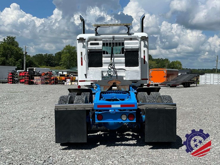 2013-peterbilt-367-image-34