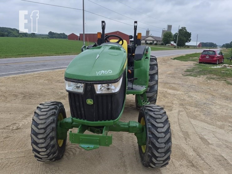 john-deere-4044m-image-6