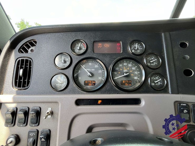 2013-peterbilt-367-image-85
