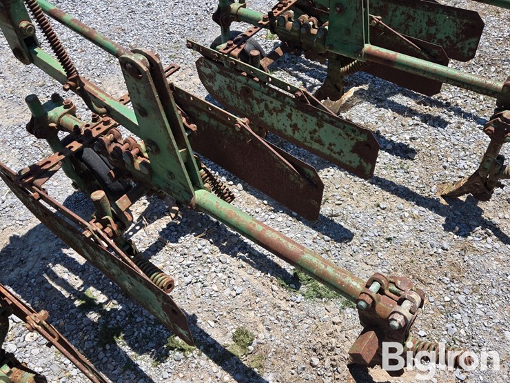 john-deere-6r30"-cultivator-image-16