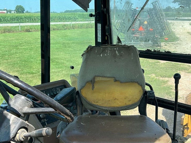 jd-410d-backhoe-image-10