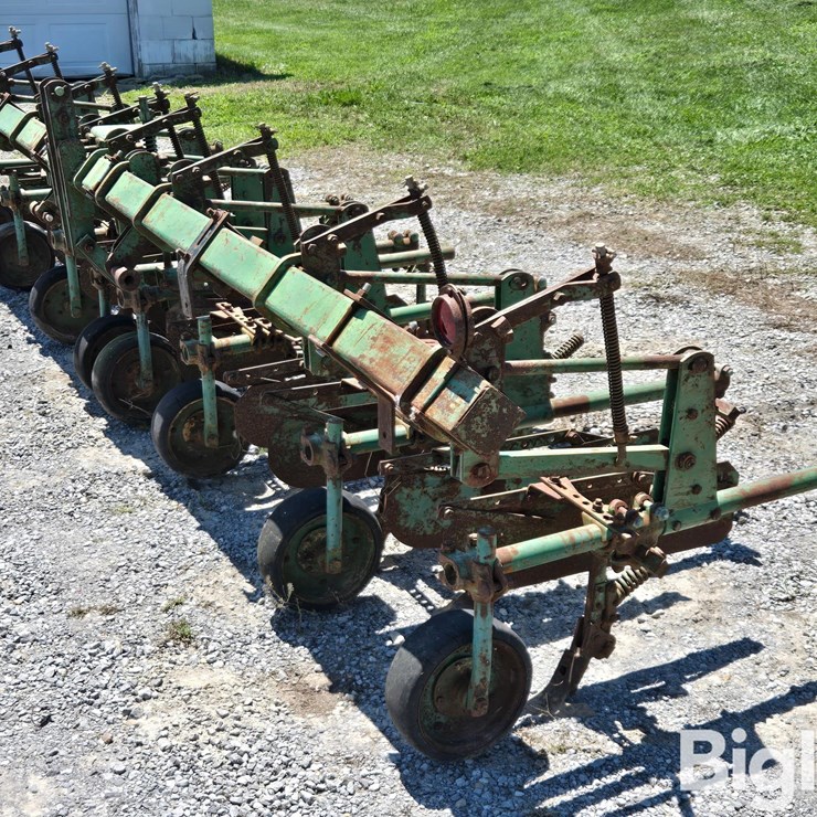 John Deere 6R30" Cultivator