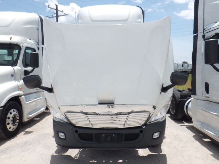 2016-freightliner-cascadia-125-evolution-image-21