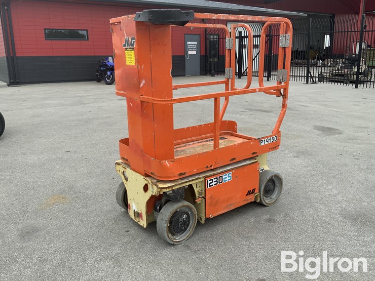 2016-jlg-1230es-image-1