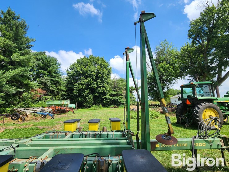 1992-john-deere-7200-image-16