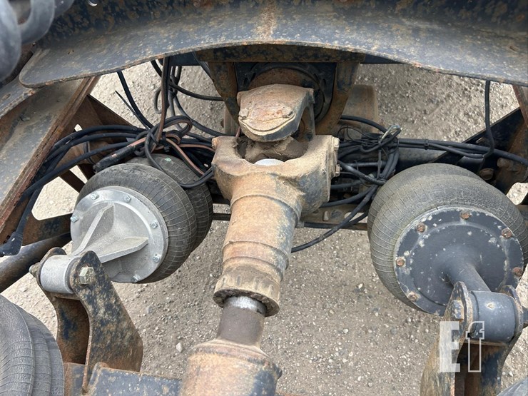 2005-freightliner-columbia-120-image-21