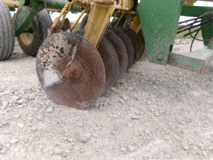 john-deere-220-image-6