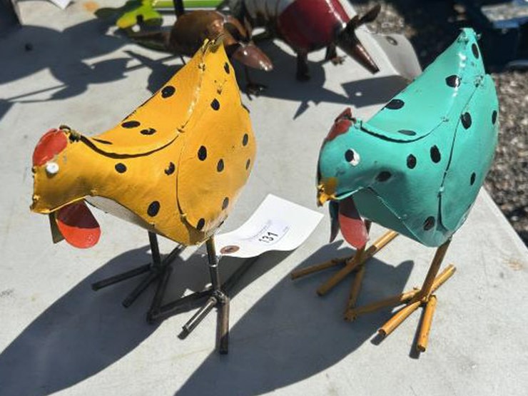 #131-•-metal-art---(2)-polka-dot-hens-image-1
