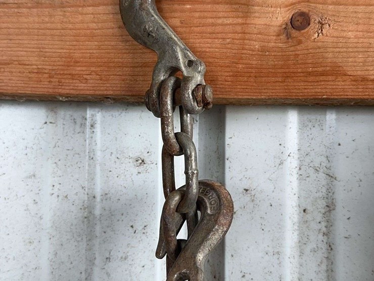 heavy-duty-forged-steel-utility-chain-with-hooks-image-3