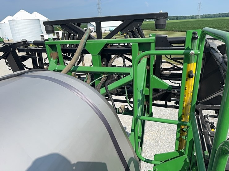 2011-john-deere-4730-image-50