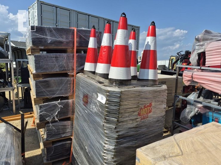 high-visibility-traffic-cones-image-1