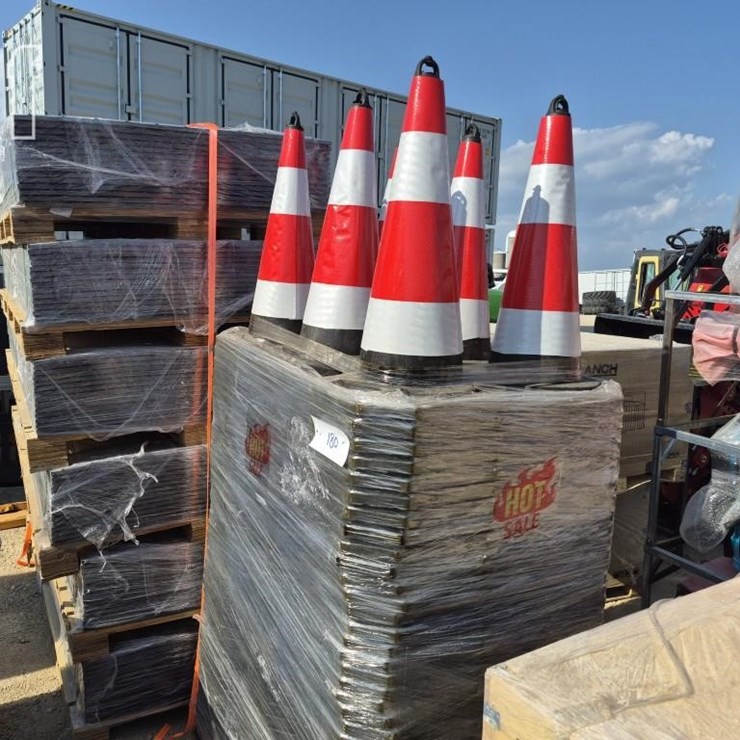 HIGH VISIBILITY TRAFFIC CONES