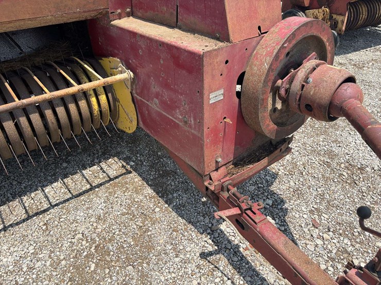 new-holland-276-image-12