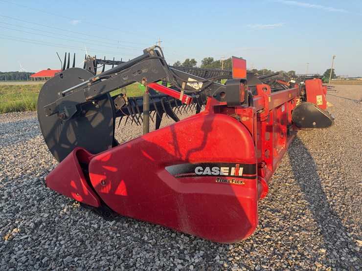 2014-case-ih-3162-image-48