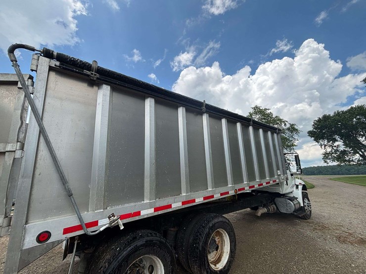2011-international-durastar-4400-image-12