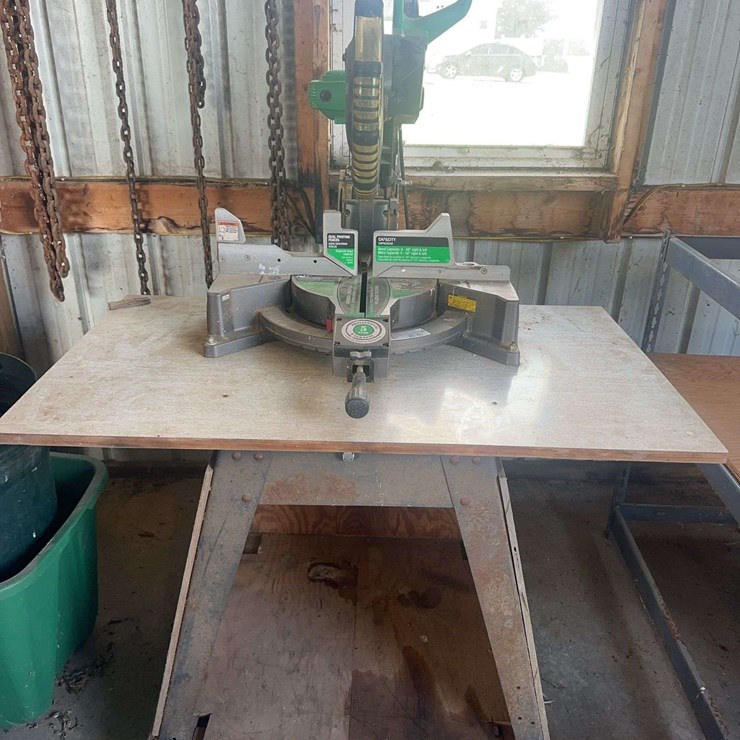 Hitachi C12FDH Twelve Inch Compound Miter Saw On Rolling Stand