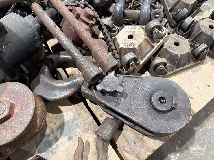pallet-of-miscellaneous-small-equipment-image-10