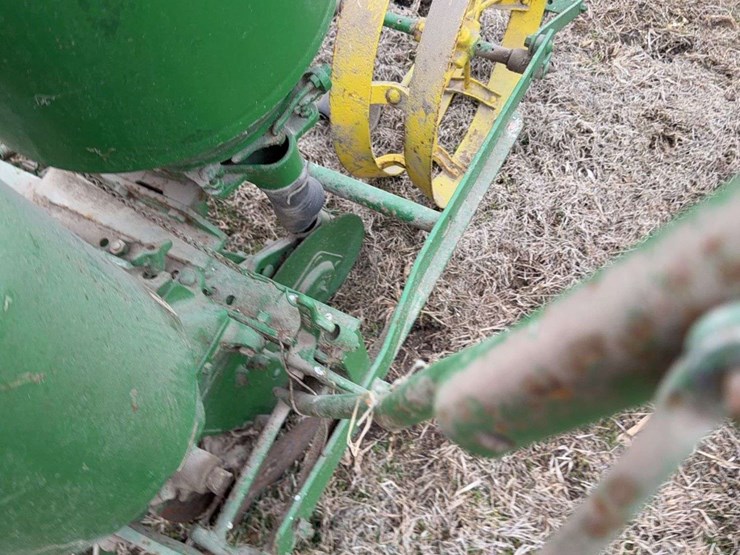 john-deere-two-row-planter-image-21