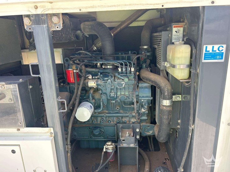 airman-powerpro-40-38kva-towable-diesel-generator-image-9