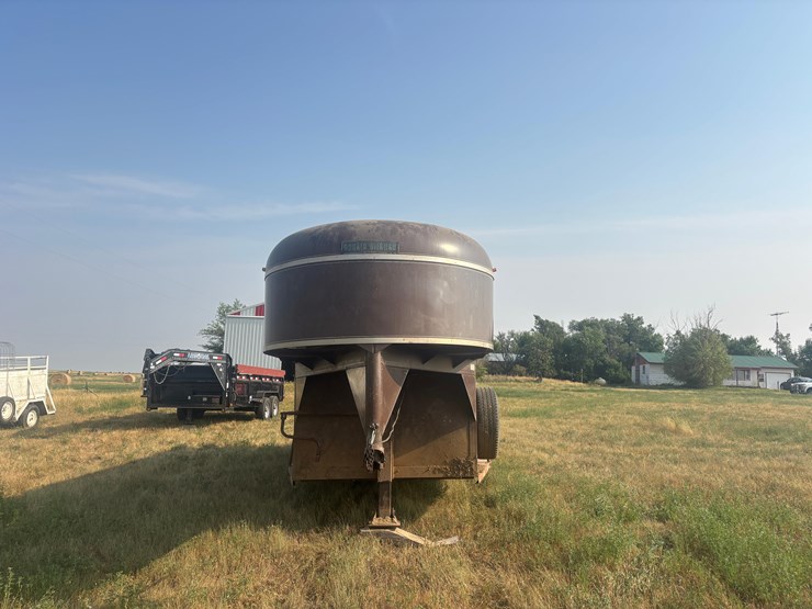 1976-w&w-stock-trailer-image-2