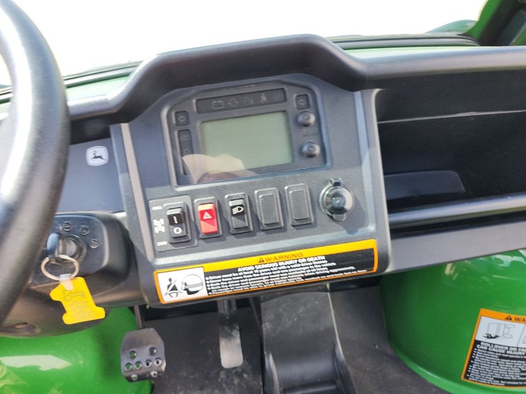 2012-john-deere-gator-image-21