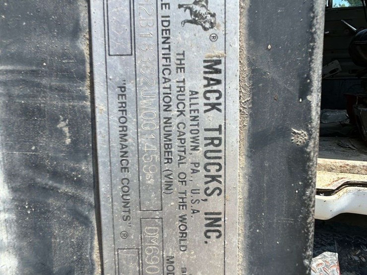 1988-mack-dm690s-image-83