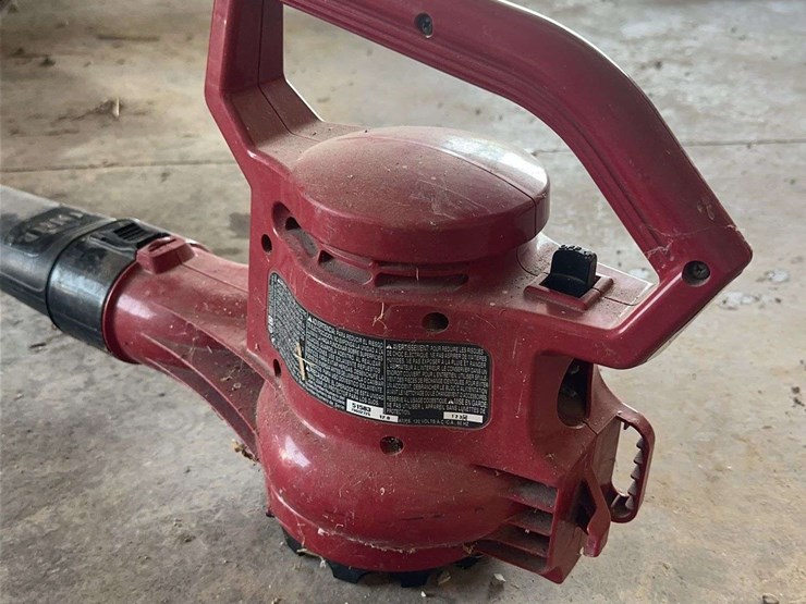 toro-superblower-yardvac-model-51583-electric-leaf-blower-image-5