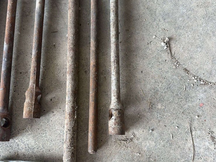 socket-lug-wrenches-with-clevis-shackle-and-hand-wheel-image-6