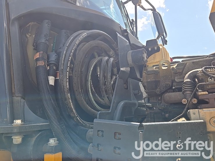 2021-bell-b30e-image-40