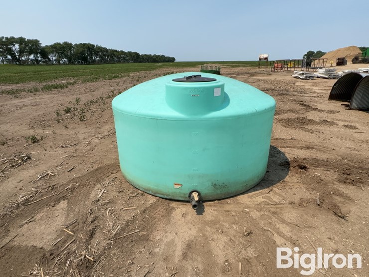 1100-gal-poly-tank-image-2