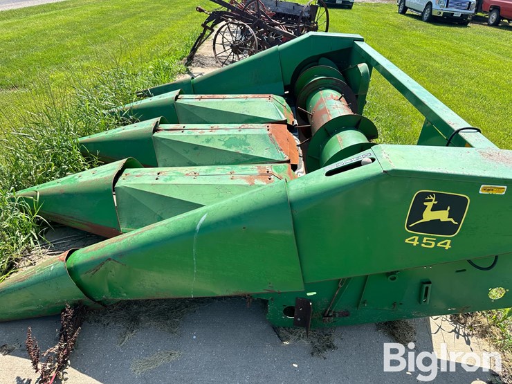john-deere-454-image-8