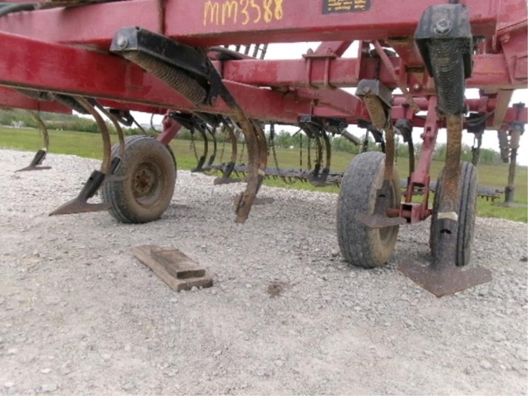 case-ih-4300-image-5