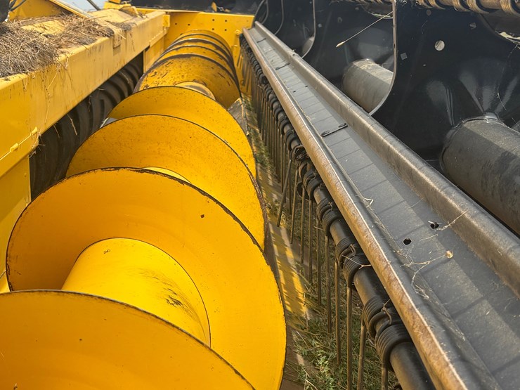 2013-new-holland-h8060-image-14