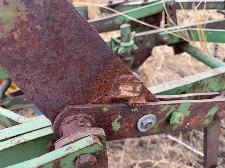 john-deere-pull-type-four-bottom-plow-image-26