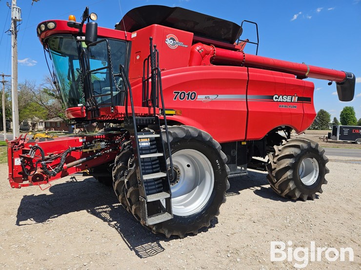 2007-case-ih-7010-image-1