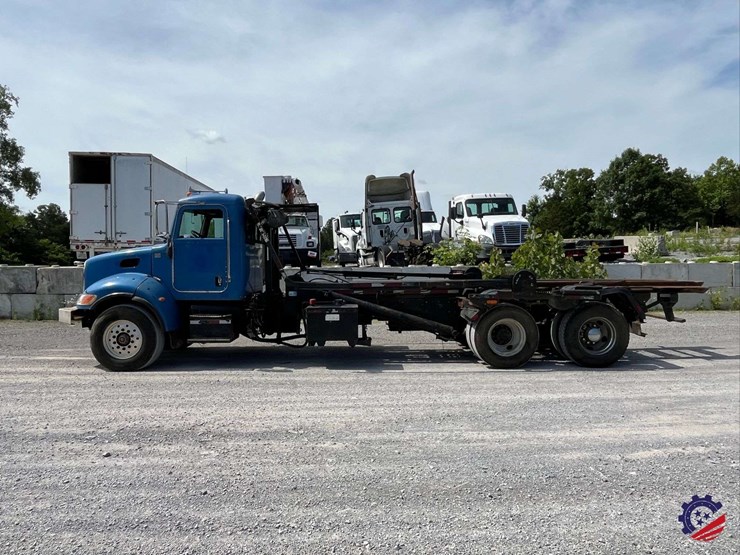 2008-peterbilt-340-image-2