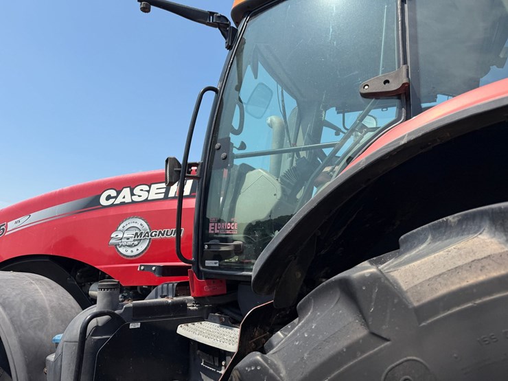 2014-case-ih-magnum-315-image-29
