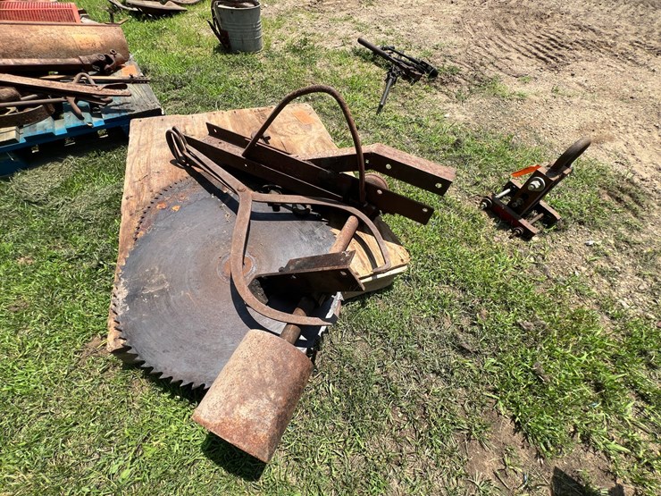 #9937-•-belt-driven-buzz-saw-and-ice/log-hook-image-1