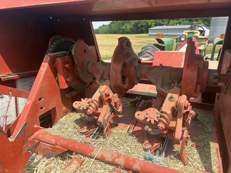 hesston-4590-image-8