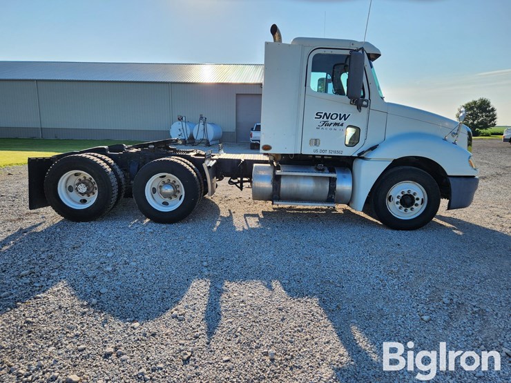 2007-freightliner-columbia-120-image-4