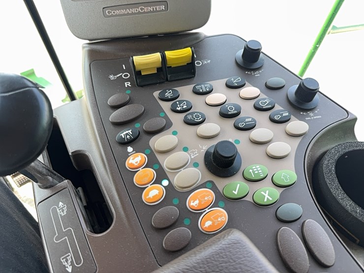 2010-john-deere-9670-sts-image-102