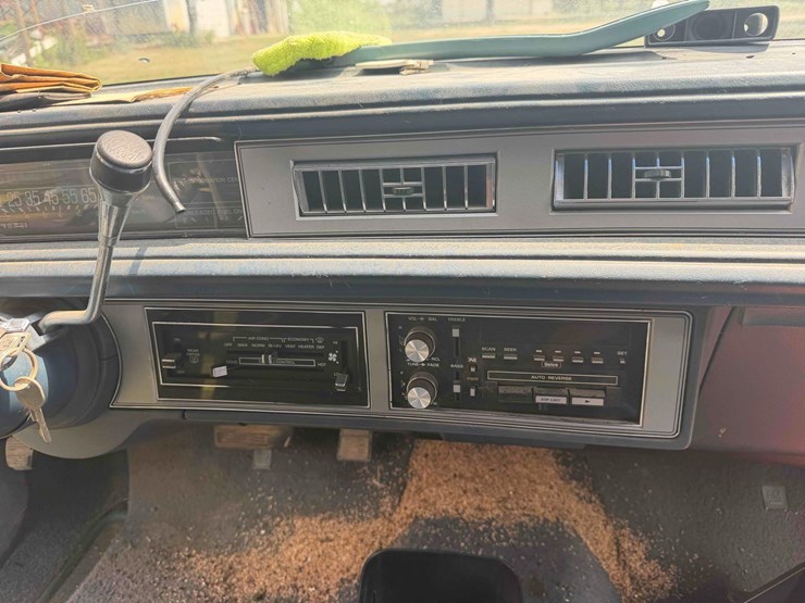 1988-buick-lesabre-custom-sedan-image-13
